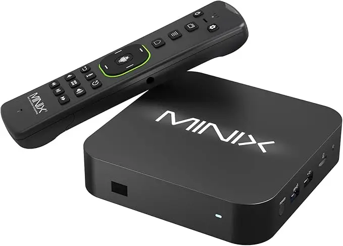 Boîtier connecté présenté devant une télévision